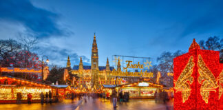 10 τοπ προορισμοί για τις γιορτές σε Ελλάδα και Ευρώπη Traditional,Christmas,Market,In,Vienna,,Austria