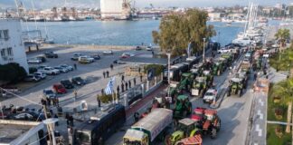 Βόλος: Στο λιμάνι τα τρακτέρ των αγροτών – Στο πλευρό τους οι ψαράδες (ΦΩΤΟΓΡΑΦΙΕΣ) Volos