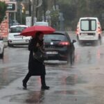 Έντονα καιρικά φαινόμενα στην Αττική προκαλούν προβλήματα Vroxi athina nea