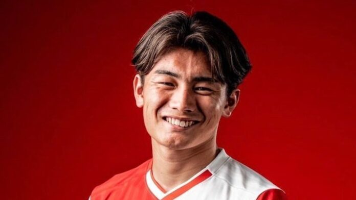 W09 93216F2miOZXXUAAbHu