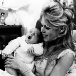 Οι σκοτεινές πλευρές της Μπριζίτ Μπαρντό: Η εγκατάλειψη του παιδιού της, οι απιστίες και ο ρατσισμός Xrwma bardot