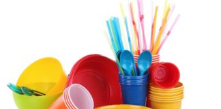 Γαλλία: Aναβολή για το 2030 στην απαγόρευση χρήσης πλαστικών ποτηριών 20181221173117 plastika