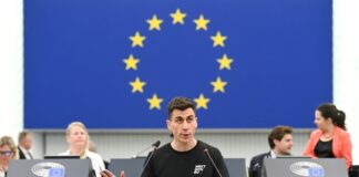 Απάντησε ο Φειδίας για το προσβλητικό του σχόλιο, «ήταν άθελα του» – Βλέπει σύνδεση των αντιδράσεων με εκλογές(ΒΙΝΤΕΟ) FEIDIAS PANAGIOTOU09 EUROPARLIAMENT03