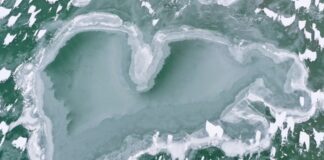 Μια παγωμένη λίμνη κοντά στο Ζαμάρντι στην Ουγγαρία Screenshot 2026 01 14