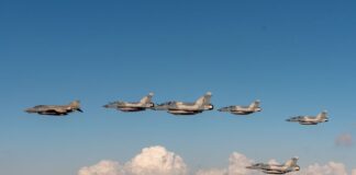 Τύμπανα πολέμου πάλι στη Μέση Ανατολή – Οι ΗΠΑ συγκεντρώνουν δυνάμεις – Το Ιράν προετοιμάζεται για «ολοκληρωτικό πόλεμο» Aeroplana polemika kali