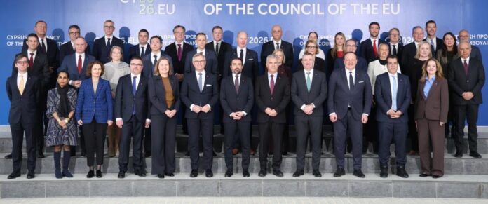 Cache 1300x500 Analog medium 1378665 251655 26 01 22