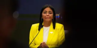 Guardian: Η Ροντρίγκες συμφώνησε σε συνεργασία με τις ΗΠΑ πριν τη σύλληψη Μαδούρο Delcy rodriguez ap.jpg