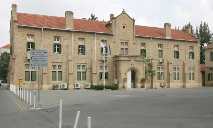 Dikastirio leukwsias