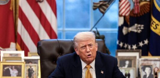 Donaldtrump 696x464