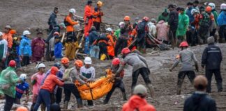 Ινδονησία: Στους 17 οι νεκροί από τη φονική κατολίσθηση Indonisia katolisthisi 696x464