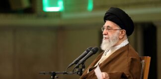 Διάγγελμα Χαμενεΐ: Το Ιράν δεν θα λυγίσει – Ο αλαζόνας Τραμπ θα ανατραπεί Iran xamenei anaptyxi stratoy