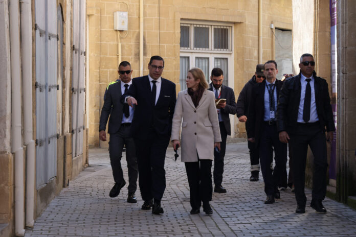 Υπουργικό Συμβούλιο – Περιήγηση μ