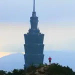 Ο «άνθρωπος-spiderman» που σκαρφάλωσε live στο Netflix σε πύργο 500 μέτρων – Το «ντροπιαστικό» ποσό που πήρε Newsss