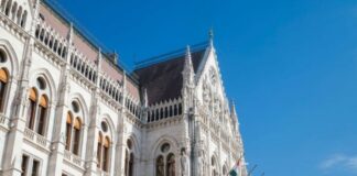 Πολωνός πρώην υπουργός έλαβε άσυλο στην Ουγγαρία Ouggaria