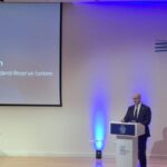 Στίβεν Μίραν: Η απορρύθμιση είναι το κλειδί της νομισματικής χαλάρωσης Pro crLeBujC e1768466895936 696x421