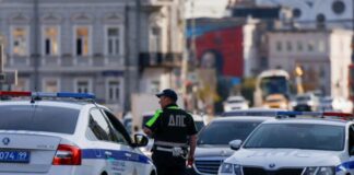 Ρωσία: Έρευνα για τους θανάτους 9 μωρών σε νοσοκομείο Russia police 696x469