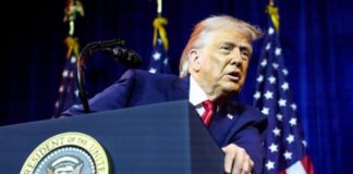 Τραμπ: «Το Ιράν θέλει να διαπραγματευτεί» – Ανοιχτό το ενδεχόμενο αμερικανικής επέμβασης Trumpserepoublikanous 696x464