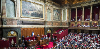 Η γαλλική Εθνοσυνέλευση απέρριψε τις προτάσεις μομφής κατά της Κυβέρνησης GALLIKI ETHNOSINELEUSI
