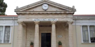 Υπό φρούρηση καθόλη τη διάρκεια της νύχτας το Δημαρχείο Πάφου Dimarxio pafou 2 ID