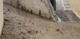 Σαντορίνη: Δρόμοι – χείμαρροι στα χωριά του νησιού (βίντεο) Santorini kakokairia1 696x391