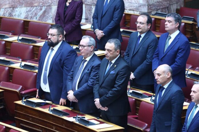 Spartiates omofona athoi efeteio