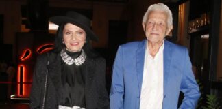 Η Ζωζώ Σαπουντζάκη δεν πήγε στην αποτέφρωση του συντρόφου της: Δεν θα ήθελε να είναι, ήταν οδυνηρό, είπε στενή συνεργάτιδά της Zozo sapountzaki