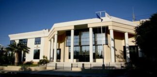 Στις 16 Οκτωβρίου η απόφαση του Δικαστηρίου για τον 37χρονο Βρετανό για θανατηφόρα πτώση του γιου του