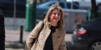 Από το 9,5% στο 5%: Γιατί υποχωρεί το κόμμα της Μαρίας Καρυστιανού