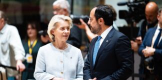 POLITICO: Επαναφορά στην ατζέντα της ρήτρας αμοιβαίας συνδρομής ζητά ο ΠτΔ από Φον ντερ Λάιεν