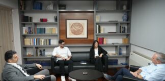 Σε ανοικτή επικοινωνία για διάφορα ζητήματα θα είναι ΑΚΕΛ-ΕΔΕΚ συμφώνησαν οι ηγεσίες τους