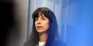 Ποια είναι η Ελίφ Εράλπ – Η γυναίκα πίσω από τη νίκη της Αριστεράς στο Βερολίνο