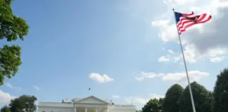 ΗΠΑ: CNN, Politico και MS NOW μηνύουν τον Τραμπ για τον αποκλεισμό από τον Λευκό Οίκο