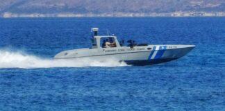 Μύκονος: Φωτιά σε οχηματαγωγό – Σε εξέλιξη η επιχείρηση διάσωσης