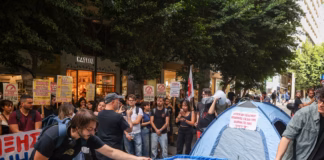 Φοιτητές: «Αφού δεν μας ακούνε, θα μας δούνε» – Με γαλλική συνταγή στήνουν σκηνές στο Σύνταγμα