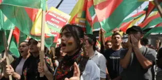 Τουρκία: Για 40 ημέρες θα καθαρίζουν με ξύδι και σαπούνι πλατεία στην οποία πραγματοποιήθηκε Κουρδική συγκέντρωση Share via Facebook Share via Twitter Share via LinkedIn Share via Email Share via WhatsApp Copy Link Καιρός Πρωτοσέλιδα Κίνηση Σύνδεση/Εγγραφή MENU TV Η ΝΑΥΤΕΜΠΟΡΙΚΗ Search Newsroom Οικονομία & Αγορές Ναυτιλία Επιχειρήσεις Πολιτική Κοινωνία Κόσμος Πολιτισμός Απόψεις Αθλητικά Green Υγεία Stories Clickatlife Tech & Science Ειδήσεις Newsroom Οικονομία & Αγορές Ναυτιλία Επιχειρήσεις Πολιτική Απόψεις Παρασκηνιακά Stories Κοινωνία Κόσμος Αθλητικά Πολιτιστικά Techscience Περιβάλλον Υγεία Auto Clickatlife Infographics N Society My Portfolios English Edition Αναζήτηση Επιχειρήσεων ΓΕΜΗ Εφημερεύοντα Φαρμακεία 17:04 Τουρκία: Για 40 ημέρες θα καθαρίζουν με ξύδι και σαπούνι πλατεία στην οποία πραγματοποιήθηκε Κουρδική συγκέντρωση 17:01 Ρόδος: Εικόνες καταστροφής άφησε πίσω της η φονική κακοκαιρία – Κλειστά σχολεία και την Πέμπτη (φωτογραφίες, βίντεο) 16:46 Ηλεκτροπαραγωγή από τα κύματα του Αιγαίου: Τα βορεινά λιμάνια κρύβουν ενεργειακό «θησαυρό» 16:46 Λουίζ Μονταγκόν: Το νέο αστέρι της γαλλικής ακροδεξιάς – Από θαυμάστρια του Μελανσόν, ακτιβίστρια του Εθνικού Συναγερμού 16:36 Βρετανία: Σαφές μήνυμα στήριξης για λύση του Κυπριακού στη βάση των αποφάσεων του ΟΗΕ 16:31 Μεσολόγγι: Τραυματισμός μαθητή από παράθυρο που αποκολλήθηκε 16:21 Τραμπ: Στον δρόμο για τις ενδιάμεσες με πληθωρισμό 3,7% και εκτόξευση στην τιμή της βενζίνης 16:19 Μερική ιδιωτικοποίηση της Air Portugal – Στα χέρια της Lufthansa το 44,9% 16:12 Κυψέλη: Επίθεση με μαχαίρι σε 18χρονο μαθητή εσπερινού λυκείου 16:11 «Τώρα ξέρεις ποιος είμαι;»: Ο Γιαμάλ απάντησε στον Λεμινά με δύο ασίστ 16:09 Νετανιάχου για την αγωγή Μπαρ: Θα μπορούσες να με ξυπνήσεις την 7η Οκτωβρίου ακόμα και χωρίς τον προσωπικό μου αριθμό 16:06 Ιράν: Βυθίστηκε πλοίο μεταφοράς εμπορευματοκιβωτίων μετά από πλήγμα κοντά στο Ορμούζ -‘Ενα ακόμη πλοίο βυθίζεται 16:05 Αλιεία: Στα 40 λεπτά η επιδότηση πετρελαίου για Σεπτέμβριο-Οκτώβριο 16:02 Κάλας: «Βαθιά λύπη» για την αναβολή των εκλογών στην Παλαιστίνη 16:02 Ωρωπός: Πλημμύρες μετά την έντονη βροχόπτωση – Ποιοι δρόμοι είναι κλειστοί 16:01 Η Ιαπωνία θα επενδύσει έως και 21 δισεκ. δολάρια σε δύο αμερικανικά εργοστάσια παραγωγής τσιπ 15:45 Εκλογές στην Ισπανία: Μπροστά ο Σάντσεθ σε δημοσκόπηση για πρώτη φορά 15:44 «Καμπανάκι« ΔΝΤ για ΗΠΑ: «Δεν επαρκεί» το σχέδιο Μπέσεντ για ανάπτυξη, έλλειμμα και χρέος 15:44 Απαγόρευση των social media στους ανήλικους: «Η Ελλάδα πρωτοπορεί. Οι πλατφόρμες που δεν συμμορφώνονται, κινδυνεύουν με πρόστιμα» 15:44 Μάντσεστερ Σίτι: Νέες αποκαλύψεις για τα δώρα και τις επαφές με τον Άντι Μπέρναμ Αγορές 17:04 Τουρκία: Για 40 ημέρες θα καθαρίζουν με ξύδι και σαπούνι πλατεία στην οποία πραγματοποιήθηκε Κουρδική συγκέντρωση 17:01 Ρόδος: Εικόνες καταστροφής άφησε πίσω της η φονική κακοκαιρία – Κλειστά σχολεία και την Πέμπτη (φωτογραφίες, βίντεο) 16:46 Ηλεκτροπαραγωγή από τα κύματα του Αιγαίου: Τα βορεινά λιμάνια κρύβουν ενεργειακό «θησαυρό» 16:46 Λουίζ Μονταγκόν: Το νέο αστέρι της γαλλικής ακροδεξιάς – Από θαυμάστρια του Μελανσόν, ακτιβίστρια του Εθνικού Συναγερμού 16:36 Βρετανία: Σαφές μήνυμα στήριξης για λύση του Κυπριακού στη βάση των αποφάσεων του ΟΗΕ 16:31 Μεσολόγγι: Τραυματισμός μαθητή από παράθυρο που αποκολλήθηκε 16:21 Τραμπ: Στον δρόμο για τις ενδιάμεσες με πληθωρισμό 3,7% και εκτόξευση στην τιμή της βενζίνης 16:19 Μερική ιδιωτικοποίηση της Air Portugal – Στα χέρια της Lufthansa το 44,9% 16:12 Κυψέλη: Επίθεση με μαχαίρι σε 18χρονο μαθητή εσπερινού λυκείου 16:11 «Τώρα ξέρεις ποιος είμαι;»: Ο Γιαμάλ απάντησε στον Λεμινά με δύο ασίστ 16:09 Νετανιάχου για την αγωγή Μπαρ: Θα μπορούσες να με ξυπνήσεις την 7η Οκτωβρίου ακόμα και χωρίς τον προσωπικό μου αριθμό 16:06 Ιράν: Βυθίστηκε πλοίο μεταφοράς εμπορευματοκιβωτίων μετά από πλήγμα κοντά στο Ορμούζ -‘Ενα ακόμη πλοίο βυθίζεται 16:05 Αλιεία: Στα 40 λεπτά η επιδότηση πετρελαίου για Σεπτέμβριο-Οκτώβριο 16:02 Κάλας: «Βαθιά λύπη» για την αναβολή των εκλογών στην Παλαιστίνη 16:02 Ωρωπός: Πλημμύρες μετά την έντονη βροχόπτωση – Ποιοι δρόμοι είναι κλειστοί 16:01 Η Ιαπωνία θα επενδύσει έως και 21 δισεκ. δολάρια σε δύο αμερικανικά εργοστάσια παραγωγής τσιπ 15:45 Εκλογές στην Ισπανία: Μπροστά ο Σάντσεθ σε δημοσκόπηση για πρώτη φορά 15:44 «Καμπανάκι« ΔΝΤ για ΗΠΑ: «Δεν επαρκεί» το σχέδιο Μπέσεντ για ανάπτυξη, έλλειμμα και χρέος 15:44 Απαγόρευση των social media στους ανήλικους: «Η Ελλάδα πρωτοπορεί. Οι πλατφόρμες που δεν συμμορφώνονται, κινδυνεύουν με πρόστιμα» 15:44 Μάντσεστερ Σίτι: Νέες αποκαλύψεις για τα δώρα και τις επαφές με τον Άντι Μπέρναμ Αγορές ΑΘΗΝΑ ΕΥΡΩΠΗ ΗΠΑ FX FUT Γενικός Δείκτης ΓΔ 2.603,70 17:25 0,19% FTSE ΧΑ MID CAP FTSEM 3.002,28 17:25 -0,55% FTSE/ΧΑ LARGE CAP FTSE 6.667,57 17:25 0,17% FTSE ΧΑ ΤΡΑΠΕΖΕΣ ΔΤΡ 3.029,62 17:26 -0,36% Premium 17:04 Τουρκία: Για 40 ημέρες θα καθαρίζουν με ξύδι και σαπούνι πλατεία στην οποία πραγματοποιήθηκε Κουρδική συγκέντρωση 17:01 Ρόδος: Εικόνες καταστροφής άφησε πίσω της η φονική κακοκαιρία – Κλειστά σχολεία και την Πέμπτη (φωτογραφίες, βίντεο) 16:46 Ηλεκτροπαραγωγή από τα κύματα του Αιγαίου: Τα βορεινά λιμάνια κρύβουν ενεργειακό «θησαυρό» 16:46 Λουίζ Μονταγκόν: Το νέο αστέρι της γαλλικής ακροδεξιάς – Από θαυμάστρια του Μελανσόν, ακτιβίστρια του Εθνικού Συναγερμού 16:36 Βρετανία: Σαφές μήνυμα στήριξης για λύση του Κυπριακού στη βάση των αποφάσεων του ΟΗΕ 16:31 Μεσολόγγι: Τραυματισμός μαθητή από παράθυρο που αποκολλήθηκε 16:21 Τραμπ: Στον δρόμο για τις ενδιάμεσες με πληθωρισμό 3,7% και εκτόξευση στην τιμή της βενζίνης 16:19 Μερική ιδιωτικοποίηση της Air Portugal – Στα χέρια της Lufthansa το 44,9% 16:12 Κυψέλη: Επίθεση με μαχαίρι σε 18χρονο μαθητή εσπερινού λυκείου 16:11 «Τώρα ξέρεις ποιος είμαι;»: Ο Γιαμάλ απάντησε στον Λεμινά με δύο ασίστ 16:09 Νετανιάχου για την αγωγή Μπαρ: Θα μπορούσες να με ξυπνήσεις την 7η Οκτωβρίου ακόμα και χωρίς τον προσωπικό μου αριθμό 16:06 Ιράν: Βυθίστηκε πλοίο μεταφοράς εμπορευματοκιβωτίων μετά από πλήγμα κοντά στο Ορμούζ -‘Ενα ακόμη πλοίο βυθίζεται 16:05 Αλιεία: Στα 40 λεπτά η επιδότηση πετρελαίου για Σεπτέμβριο-Οκτώβριο 16:02 Κάλας: «Βαθιά λύπη» για την αναβολή των εκλογών στην Παλαιστίνη 16:02 Ωρωπός: Πλημμύρες μετά την έντονη βροχόπτωση – Ποιοι δρόμοι είναι κλειστοί 16:01 Η Ιαπωνία θα επενδύσει έως και 21 δισεκ. δολάρια σε δύο αμερικανικά εργοστάσια παραγωγής τσιπ 15:45 Εκλογές στην Ισπανία: Μπροστά ο Σάντσεθ σε δημοσκόπηση για πρώτη φορά 15:44 «Καμπανάκι« ΔΝΤ για ΗΠΑ: «Δεν επαρκεί» το σχέδιο Μπέσεντ για ανάπτυξη, έλλειμμα και χρέος 15:44 Απαγόρευση των social media στους ανήλικους: «Η Ελλάδα πρωτοπορεί. Οι πλατφόρμες που δεν συμμορφώνονται, κινδυνεύουν με πρόστιμα» 15:44 Μάντσεστερ Σίτι: Νέες αποκαλύψεις για τα δώρα και τις επαφές με τον Άντι Μπέρναμ Τηλεόραση Network © 1996-2025 Η ΝΑΥΤΕΜΠΟΡΙΚΗ Ταυτότητα Όροι Χρήσης Επικοινωνία Κόσμος Τουρκία: Για 40 ημέρες θα καθαρίζουν με ξύδι και σαπούνι πλατεία στην οποία πραγματοποιήθηκε Κουρδική συγκέντρωση Τετάρτη, 14 Οκτωβρίου 2026 17:04 ΦΩΤΟΓΡΑΦΙΑ ΑΡΧΕΙΟΥ/ REUTERS/Orhan Qereman Μήνυση κατέθεσε το φιλοκουρδικό Κόμμα Ισότητας και Δημοκρατίας των Λαών Share: Share via Facebook Share via Twitter Share via LinkedIn Share via Email Share via WhatsApp Copy Link Προσθέστε την «Ν» ως προτιμώμενη πηγή στο Google Μήνυση κατά τοπικού στελέχους του ισλαμιστικού Νέου Κόμματος Πρόνοιας (YRP) κατέθεσε το φιλοκουρδικό Κόμμα Ισότητας και Δημοκρατίας των Λαών (DEM) στην Τουρκία, μετά την εντολή του να καθαριστεί με ξύδι και σαπούνι πλατεία όπου είχε πραγματοποιηθεί προηγουμένως συγκέντρωση του DEM στη Μούγλα, προκαλώντας αντιδράσεις για ρατσιστική συμπεριφορά. Το περιστατικό σημειώθηκε στην Πλατεία Απεραντοσύνης, στην περιοχή Μεντεσέ της Μούγλα, όπου το DEM είχε πραγματοποιήσει εκδήλωση με αίτημα την απελευθέρωση του Αμπντουλάχ ΟτΣαλάν. Όπως δήλωσε ο πρόεδρος του τοπικού παραρτήματος του κόμματος Φατίχ Κοτζαμπιγίκ, «Έδωσα εντολή στην οργάνωσή μου. Θα πλένουμε αυτό το μέρος επί σαράντα ημέρες με ξιδόνερο και αραβικό σαπούνι. Μόνο έτσι μπορεί να καθαριστεί». Αντιδράσεις Η βουλευτής και μέλος της αντιπροσωπείας του DEM στις συνομιλίες για το Κουρδικό Περβίν Μπουλντάν κατήγγειλε την ενέργεια ως ρατσιστική. «Η τιμή του κουρδικού λαού δεν μολύνεται από το ξιδόνερό σας. Όσοι ασκούν πολιτική με μίσος, διακρίσεις και ρατσισμό θα καταγραφούν στην ιστορία με τη δική τους ντροπή», δήλωσε. Naftemporiki ΔΙΑΒΑΣΤΕ ΕΠΙΣΗΣ