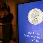 Νόμπελ Οικονομίας στους Αμερικανούς Ρόμπερτ Χολ και Μάικλ Γούντφορντ