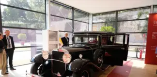 Το «ιερό γκαράζ» του Βατικανού: Η εντυπωσιακή συλλογή οχημάτων του Πάπα – Δείτε βίντεο, φωτογραφίες