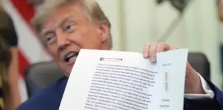 Bloomberg και δύο εταιρείες της Wall Street έκαναν συμφωνία για να βλέπουν πρώτοι τις αναρτήσεις του Τραμπ