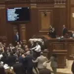 Αρμενία: Συμπλοκή βουλευτών στο κοινοβούλιο με γροθιές και τραυματισμούς (ΒΙΝΤΕΟ)