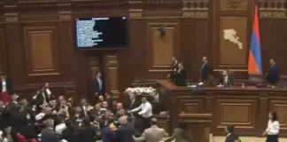 Αρμενία: Συμπλοκή βουλευτών στο κοινοβούλιο με γροθιές και τραυματισμούς (ΒΙΝΤΕΟ)