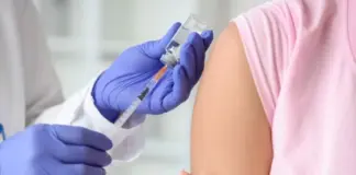 Μελάνωμα: Εξατομικευμένο εμβόλιο mRNA για τον καρκίνο μείωσε κατά 42% τον κίνδυνο υποτροπής ή θανάτου