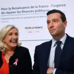 Γαλλία: Στο 35% η Λε Πεν, ισοδυναμούν Μελανσόν, Φιλίπ και Γκλυκσμάν, σε δημοσκόπηση της «Les Échos»