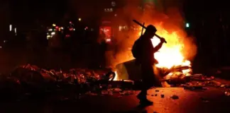 Π. Χριστιάς: Βαθιά κοινωνικο-οικονομική κρίση και σύγκρουση γενεών τα αίτια των κινητοποιήσεων στη Γαλλία και αλλού