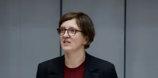 Γερμανία: H αριστερή βουλευτής Χέντρικε Κλάιν, νέα πρόεδρος της Βουλής του Βερολίνου