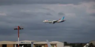 Flydubai: Ο συγκυβερνήτης επιτέθηκε με τσεκούρι στον πιλότο – «Τρομοκρατική ενέργεια» βλέπουν τα ΗΑΕ