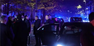 Πολωνία: Ο πρόεδρος Ναβρότσκι γύρισε πίσω το αεροπλάνο του και μπήκε στο αποκλεισμένο Συνταγματικό Δικαστήριο – Καταγγελίες για «πραξικόπημα» (βίντεο)