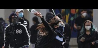 Αλβανία: Βίαιες διαδηλώσεις συγκλονίζουν τα Τίρανα για τρίτη μέρα