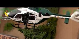 Ισπανία: η Guardia Civil διασώζει οικογένεια και σκύλους από τα νερά της πλημμύρας στην Όλιβα