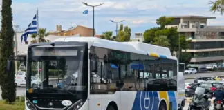 Τροχαίο δυστύχημα στη Βούλα – Λεωφορείο παρέσυρε πεζή