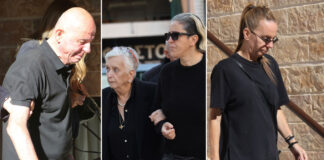 Συγκίνηση στο μνημόσυνο του Γιώργου Μαζωνάκη στη Νίκαια: Με δάκρυα στα μάτια η οικογένειά του, κόσμος χόρευε έξω από την εκκλησία τραγούδια του
